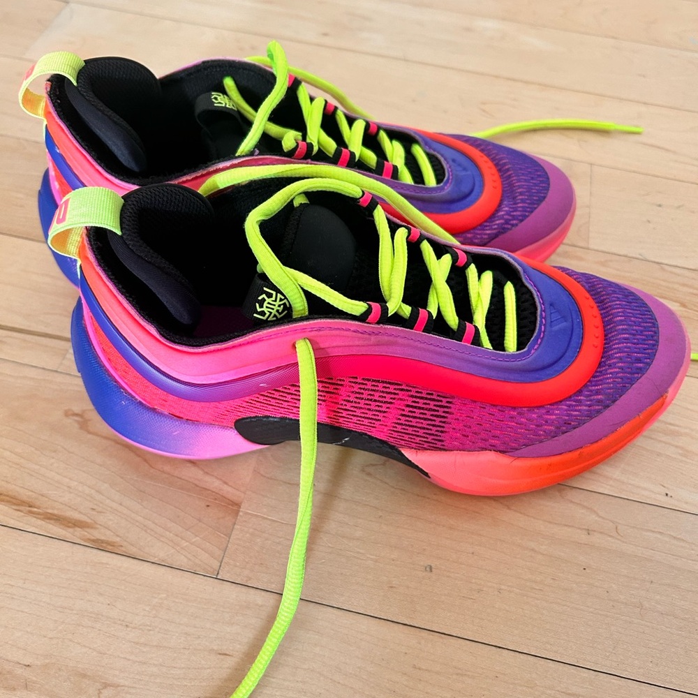 Adidas Purple and Pink D.O.N. Issue #6 Sneakers like new - Picture 4 of 14